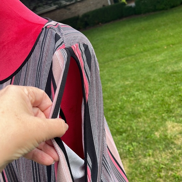 Roz and Ali Multicolored Vertical Striped Blouse size large - Picture 4 of 6